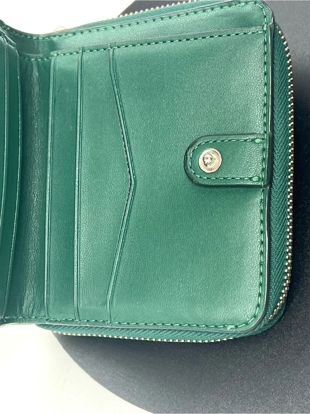 Kate Spade New York Green Zip Around Wallet Coin Purse Compact Wallet